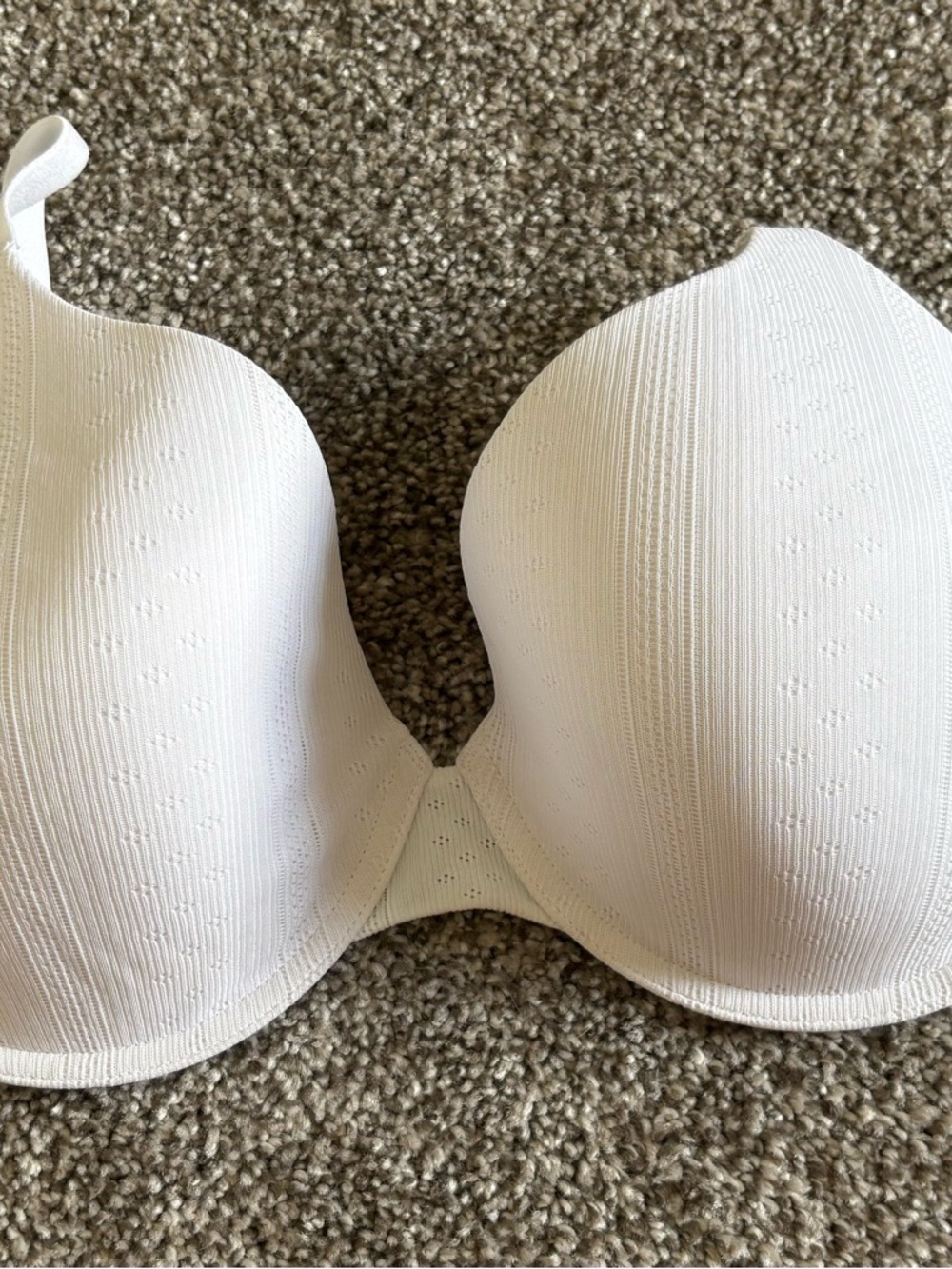 Victoria's Secret White Seamless T-Shirt Bra with Light Molded Cups